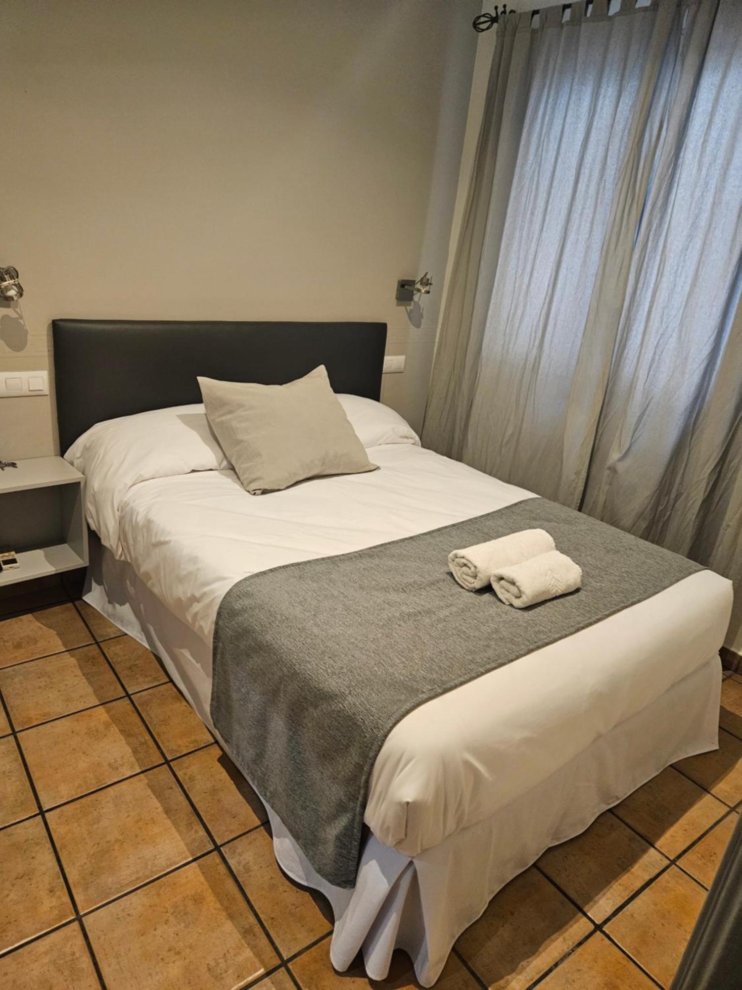 Hostal La Campana Toledo Kültér fotó