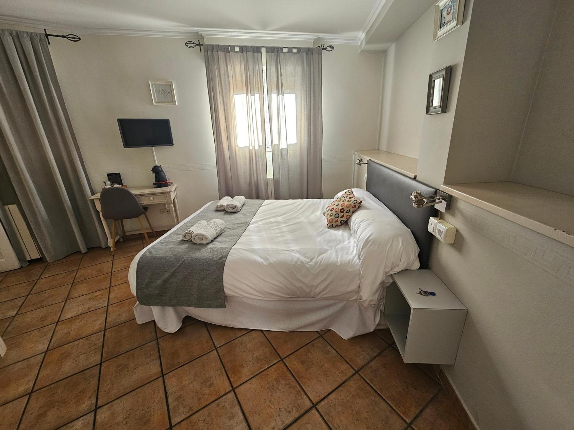 Hostal La Campana Toledo Kültér fotó