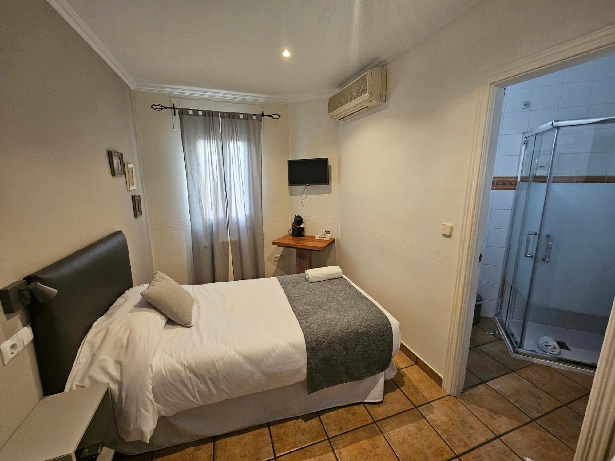 Hostal La Campana Toledo Kültér fotó
